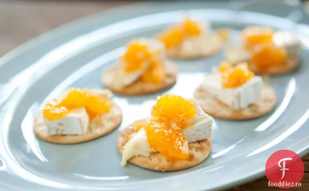 Brie Cu Clementine Chutney