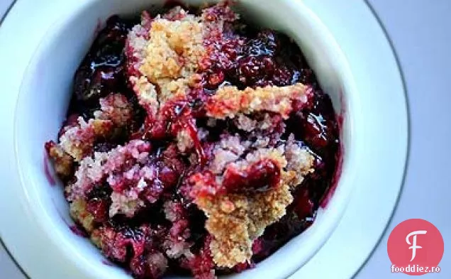 Berry Cobbler cu nucă de cocos nuc Streusel