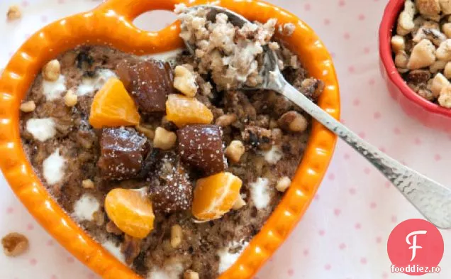 Fulgi De Ovăz De Nucă De Cocos La Cuptor Cu Topping De Nuci De Piper