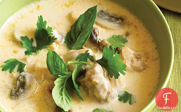 Supă Thailandeză De Nucă De Cocos De Pui (Tom Kha Gai)