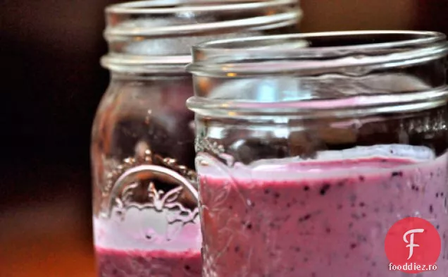 Smoothie Cu Nucă De Cocos Cu Afine
