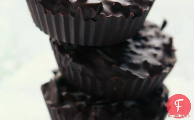 Ciocolată Neagră Portocalie Și Bucăți De Nucă De Cocos