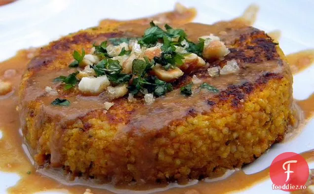 Dovlecei De Nucă Și Chiftele De Cuscus Cu Sos De Arahide De Nucă De Cocos
