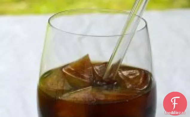 Cafea cu gheață preparată la rece