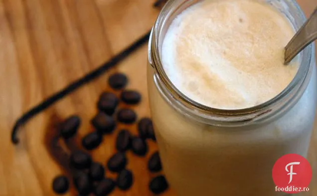 Milkshake de cafea-vanilie (cu o lovitură Navan)