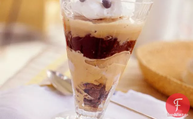 Mocha Parfaits cu sos Fudge