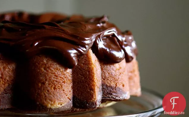 Tort De Marmură De Alune Mocha Cu Ganache De Smântână Mocha