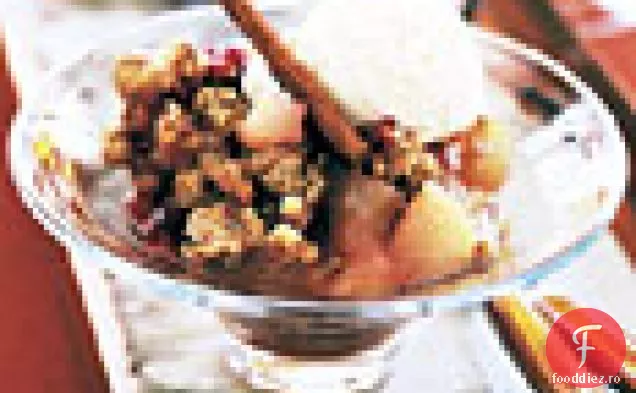 Pear-Cranberry Crisp cu înghețată de scorțișoară