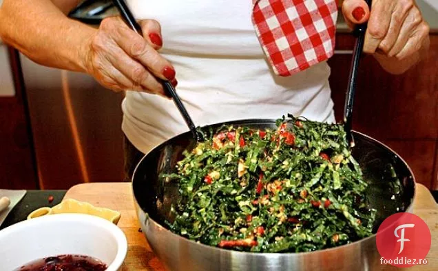 Salată De Varză Cu Afine Și Nuci
