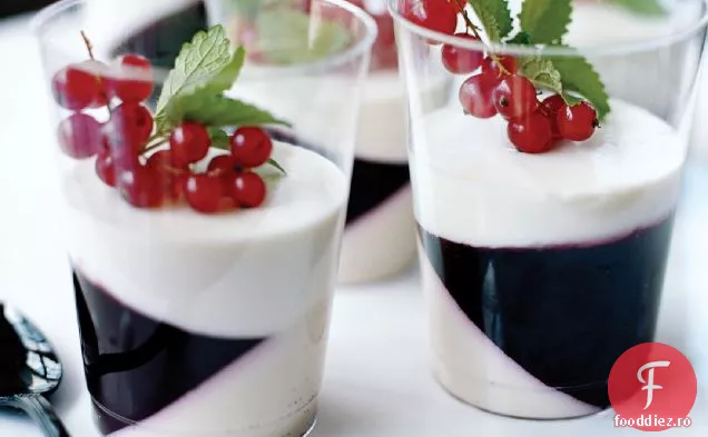 Vanilie și afine Panna Cotta Parfaits
