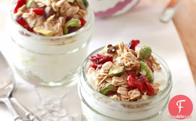 Granola Cu Afine Și Fistic