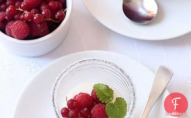 Lapte De Migdale Cu Boabe Roșii Panna Cottas