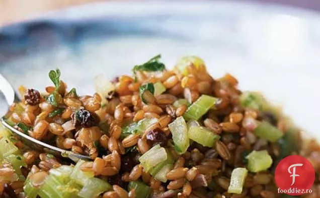 Salată de boabe de secară cu vinetă portocalie