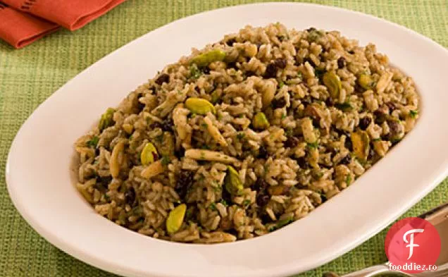 Pilaf de orez brun cu migdale și fistic