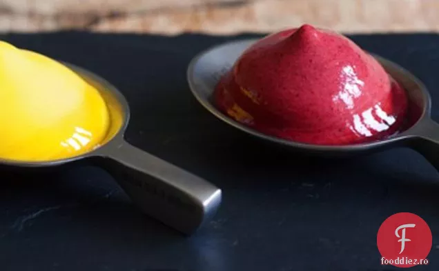 Espuma De Mango Și Coacăze Negre