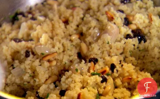 Cuscus cu nuci de pin