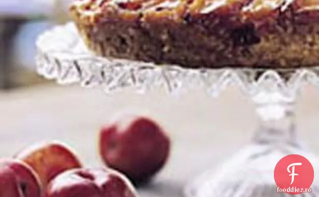 Tort cu capul în jos cu prune-migdale