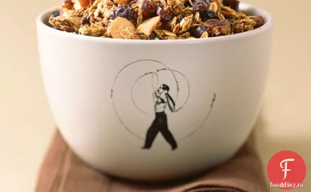 Granola cu fructe și nuci
