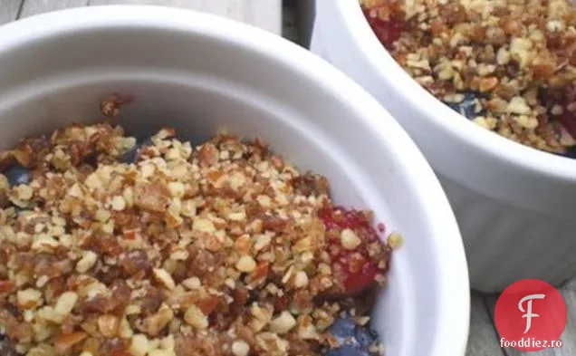 Sănătos și delicios: Crisp de fructe de pădure fără gătit