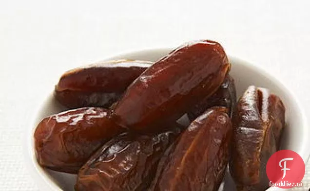 Umăr prăjit de miel cu cuscus și umplutură de curmale