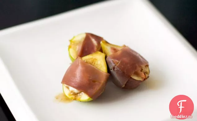 Smochine Învelite Cu Brânză De Capră Și Prosciutto