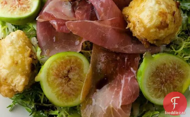 Brânză De Capră Prăjită Și Salată De Smochine