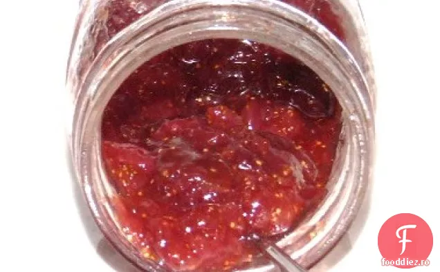 Gem Proaspăt De Smochine Și Căpșuni
