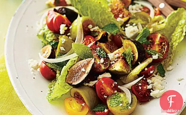 Salată de smochine, roșii și ceapă dulce