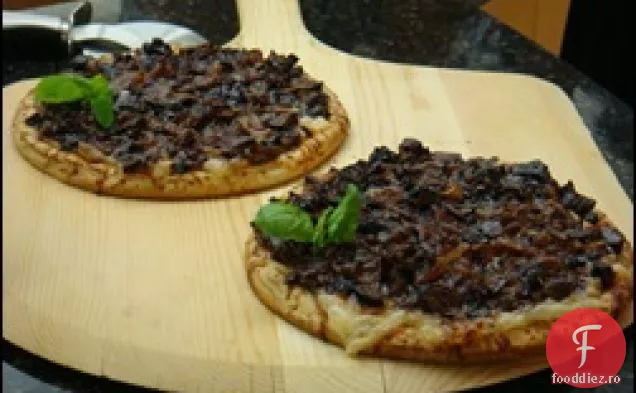 Gătit cu tartine moi: Mini pizza cu ceapă caramelizată și smochine