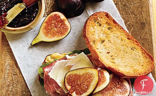 Prosciutto, smochine proaspete și sandvișuri Manchego