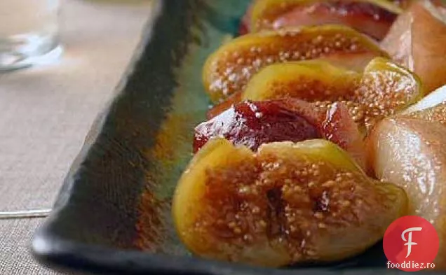 Smochine și nectarine coapte peste înghețată