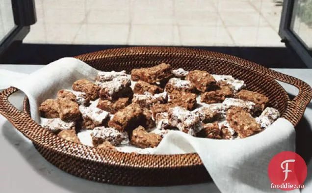 Batoane De Fulgi De Ovăz, Smochine Și Nuci