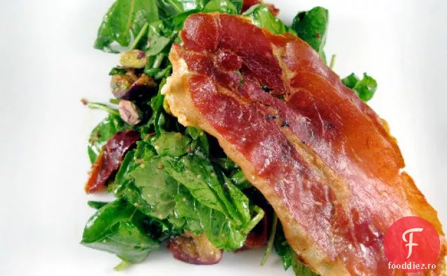 Salată Crocantă De Prosciutto, Smochine Și Fistic Cu Vinetă Simplă