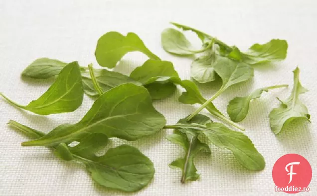 Pizza la grătar cu gem de smochine, Prosciutto, brânză albastră și Rucola