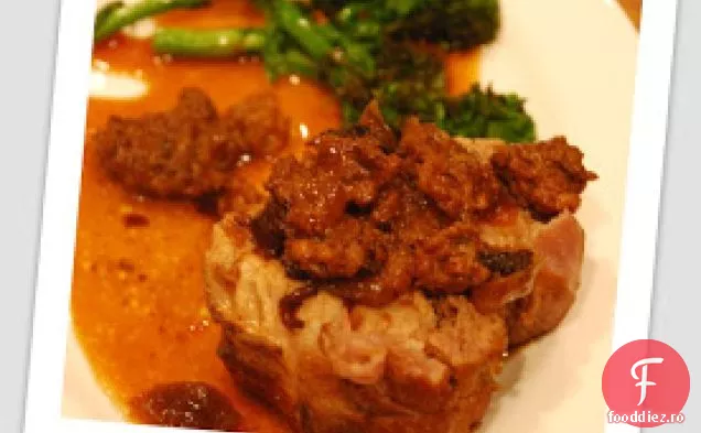 Carne De Porc Umplută Cu Carne De Porc Și Cârnați