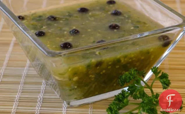 Sos Picant De Salsa Verde Și Fructe De Ienupăr