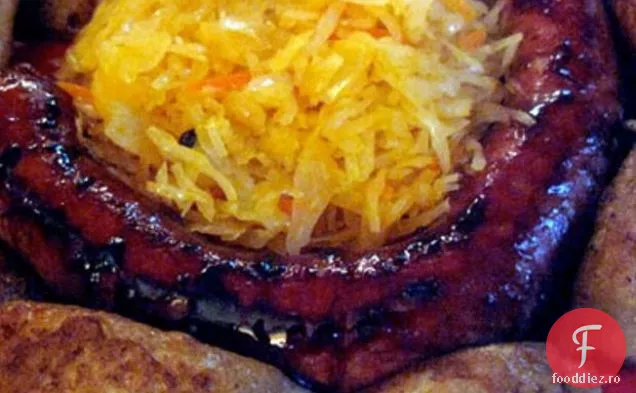 Biala Kielbasa Cu Pierogi Și Varză Murată
