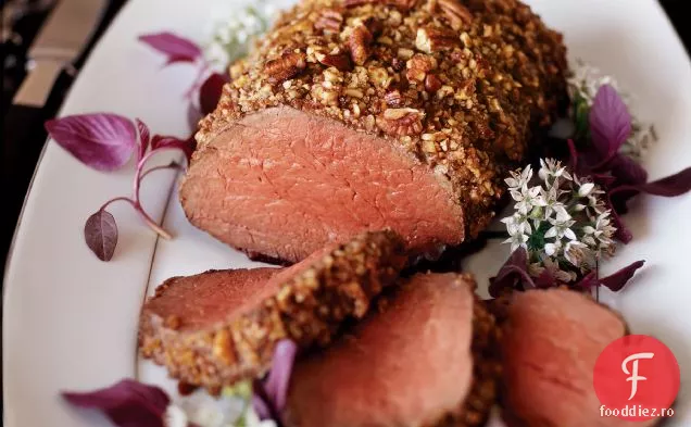 Filet de vită cu crustă de Pecan cu ienupăr Jus