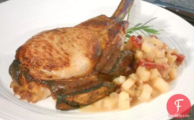 Rack de carne de porc cu compot de mere de pere