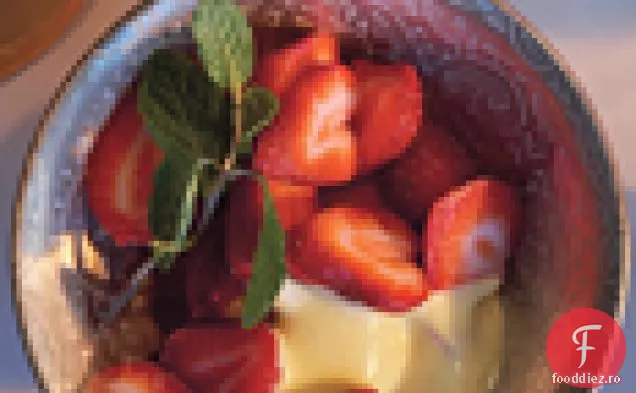 Căpșuni feliate cu Grand Marnier Zabaglione
