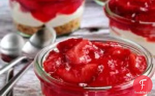 Salată De Covrig De Căpșuni În Borcane