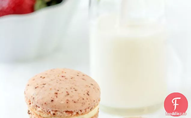 Macaroane Cu Căpșuni Sub Formă De Pudră