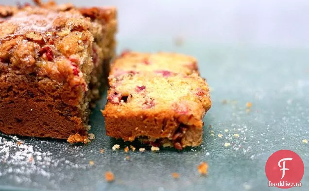 Pâine De Pecan Cu Rubarbă De Căpșuni