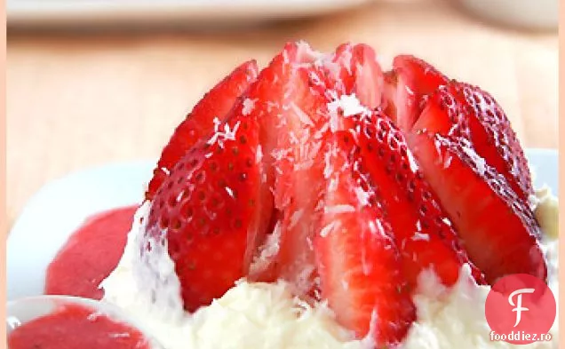 Desertul Strawberry Love Și Crema Sa De Nucă De Cocos