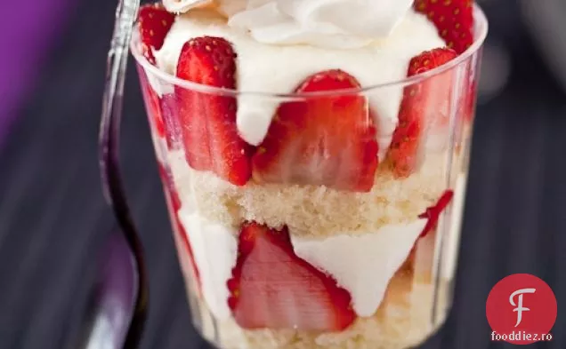 Pinch Tort Lămâie Mousse Căpșuni Fleacuri