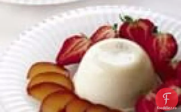 Panna Cotta Cu Căpșuni Și Prune