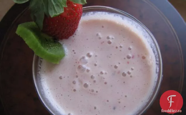 Smoothie cu căpșuni-kiwi