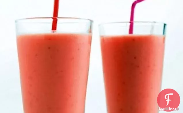 Smoothie Cu Căpșuni, Mango Și Iaurt