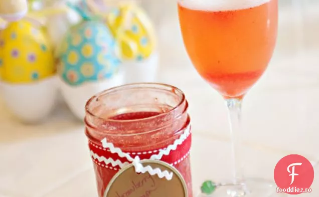 Cocktail De Șampanie Cu Căpșuni