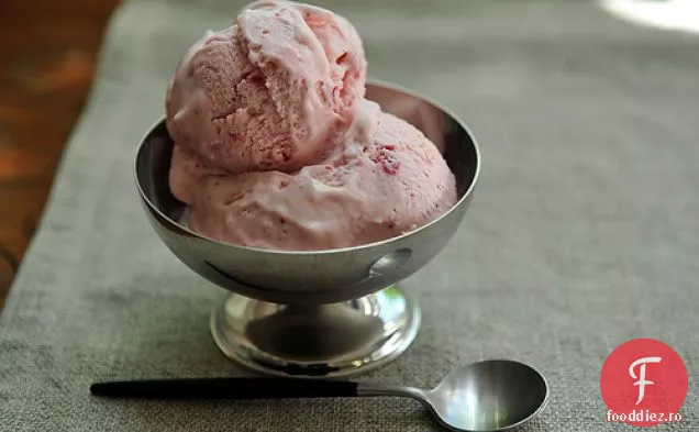 Înghețată de căpșuni-fenicul